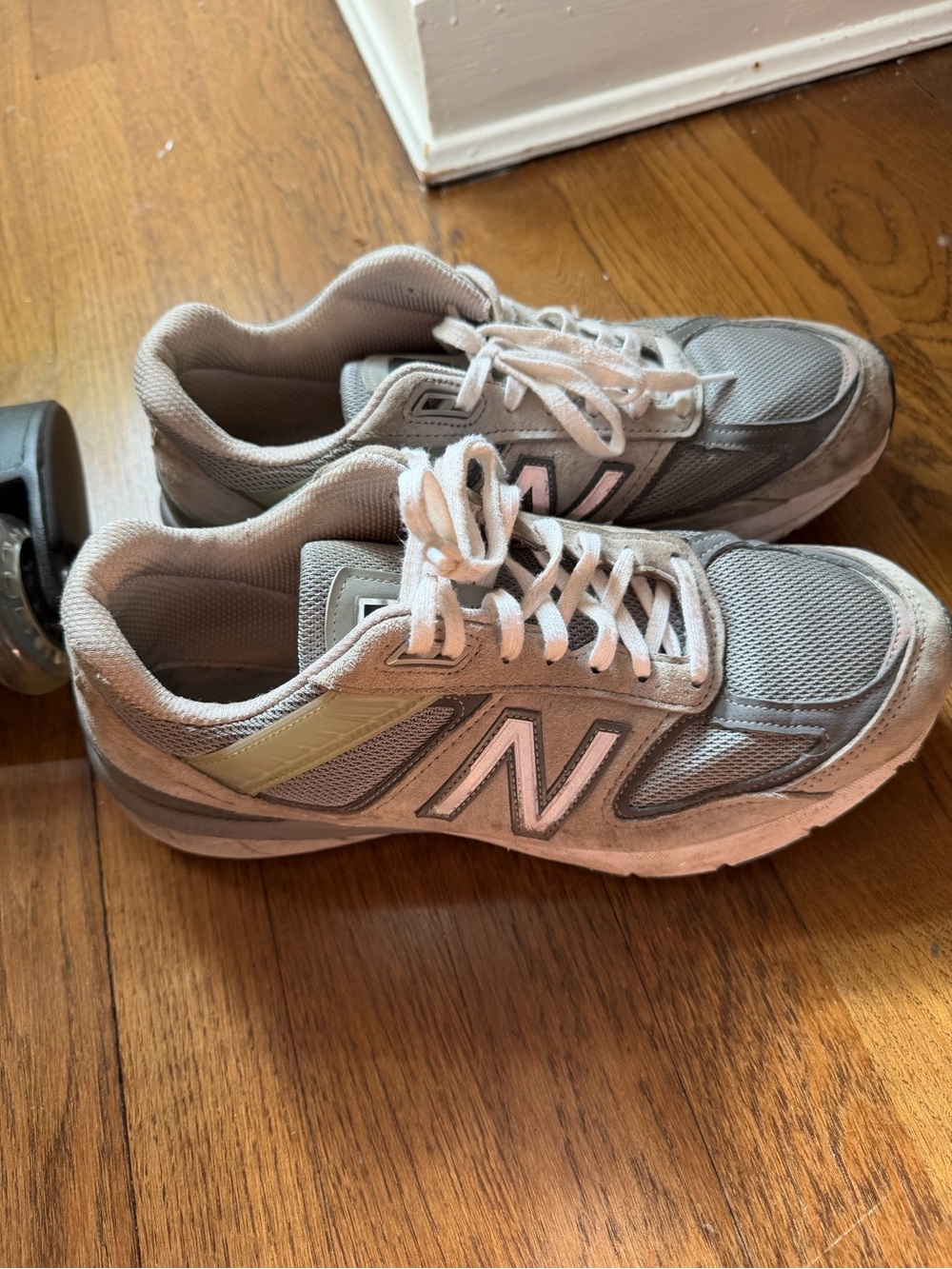 New Balance 990v5 Gray Mesh & Suede Athletic Sneakers